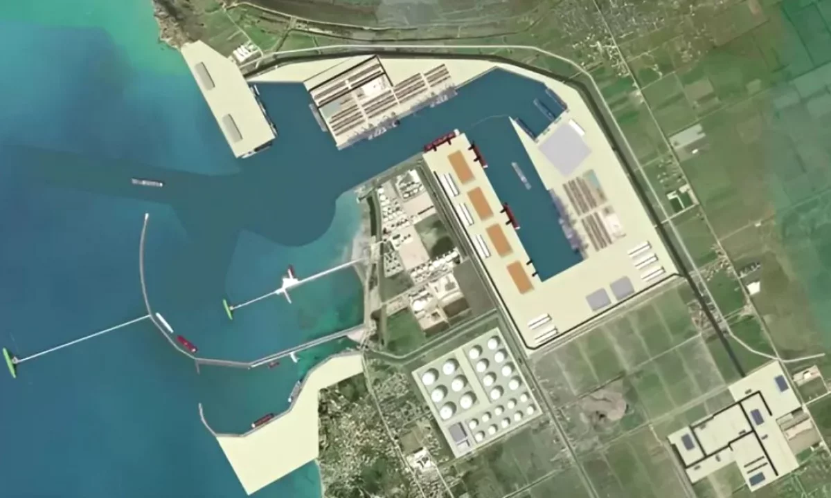 Shitet toke ne Porto Romano