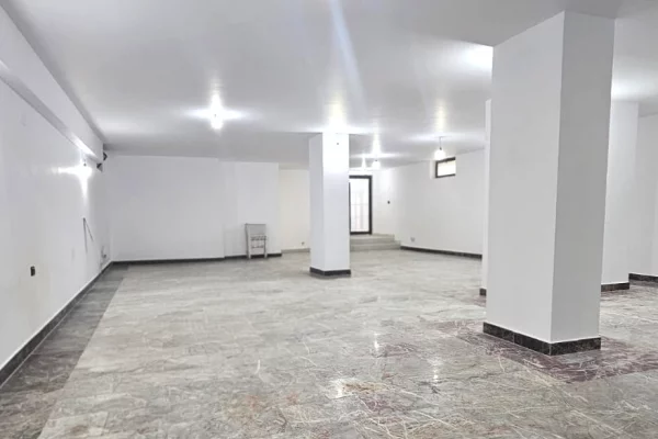 Ambient biznesi për qira në "Bllok"