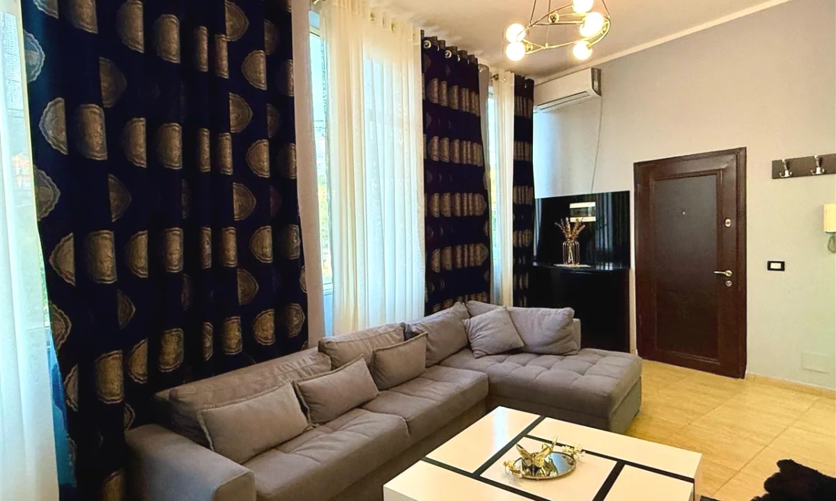 Shtepi ne shitje Apartament ne Tirane, 1+1, Mobilimi E mobiluar, Pagesa 78,000  Euro.