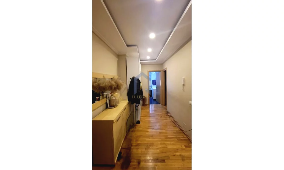 Appartamento in vendita a Tirana 2+1, Arredato