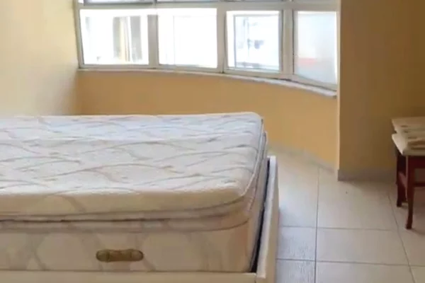 Appartamento in vendita a Tirana 2+1, SemiArredato