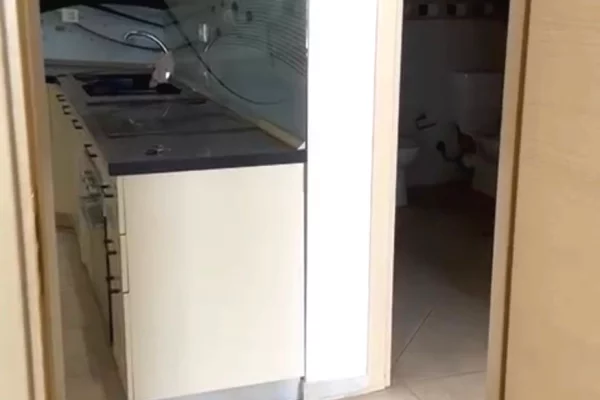 Appartamento in vendita a Tirana 2+1, SemiArredato