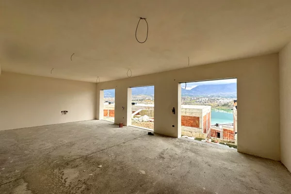 Villa di lusso in vendita a Tirana 3+1, Vuoto