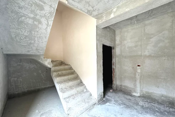 Villa di lusso in vendita a Tirana 3+1, Vuoto