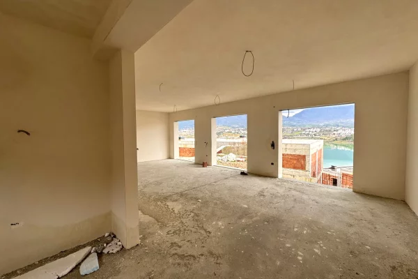 Villa di lusso in vendita a Tirana 3+1, Vuoto