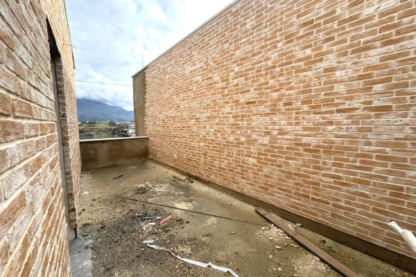 Villa di lusso in vendita a Tirana 3+1, Vuoto