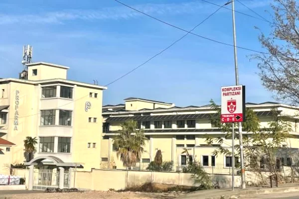 OKAZION! Dyqan per shitje tek "Profarma"