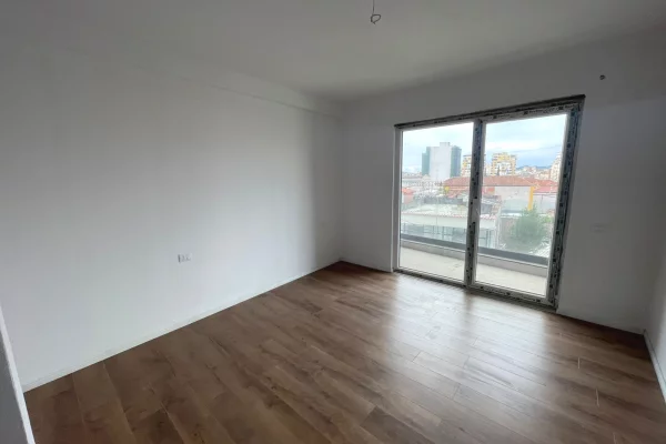 Appartamento in vendita a Tirana 2+1, Vuoto