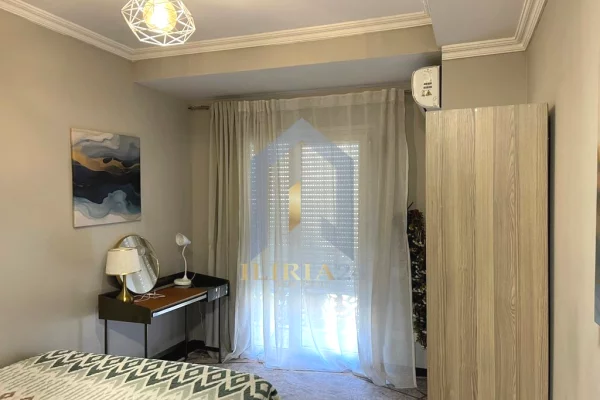 Shtepi me qera Apartament ne Tirane, 2+1, Mobilimi E mobiluar, Pagesa 1,000  Euro.