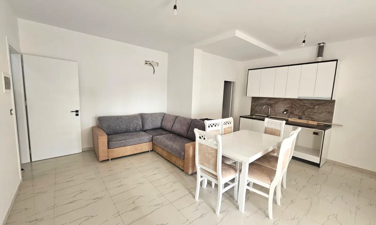 Shtepi me qera Apartament ne Tirane, 2+1, Mobilimi E mobiluar, Pagesa 430  Euro.