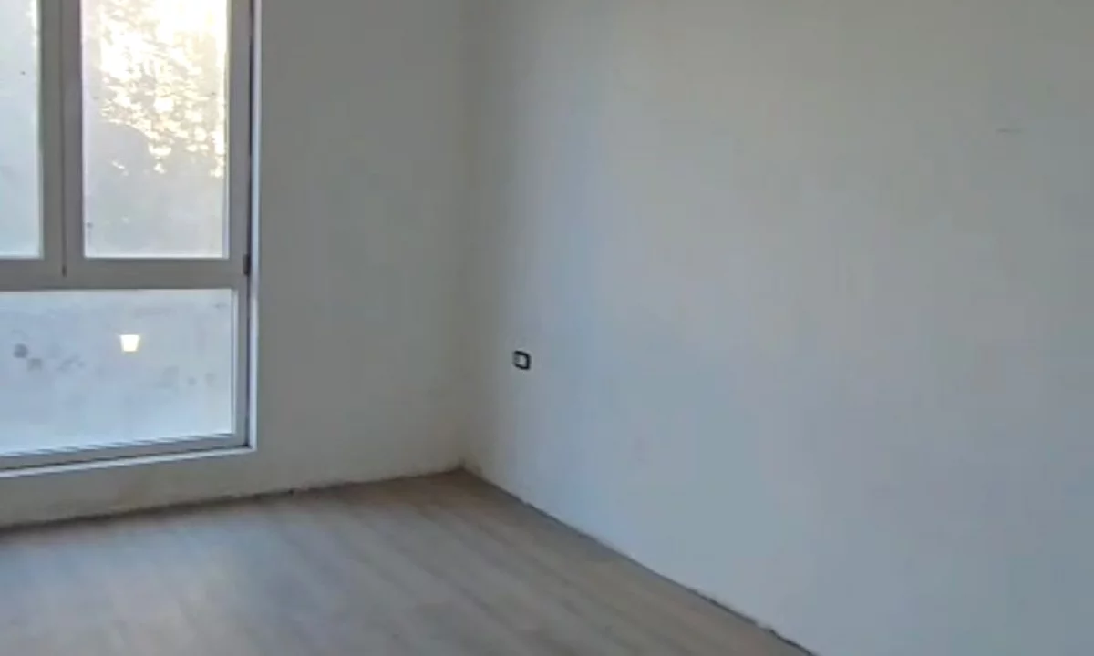 Appartamento in vendita a Tirana 3+1, Vuoto