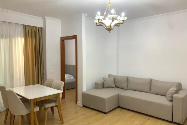 Apartament 2+1 per shitje tek Liqeni i Thate