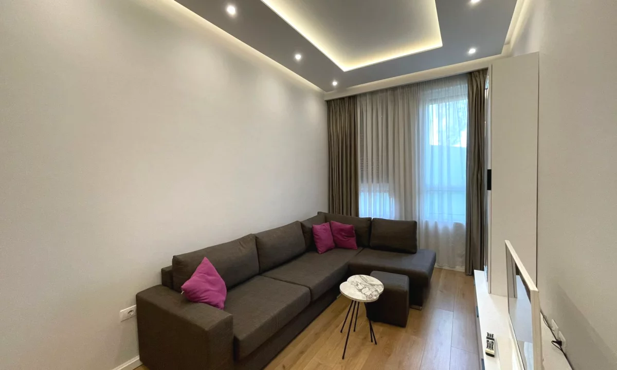 Appartamento in vendita a Tirana 1+1, Arredato