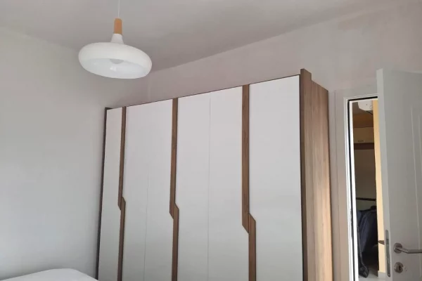 Shtepi me qera Apartament ne Tirane, 2+1, Mobilimi E mobiluar, Pagesa 900  Euro.