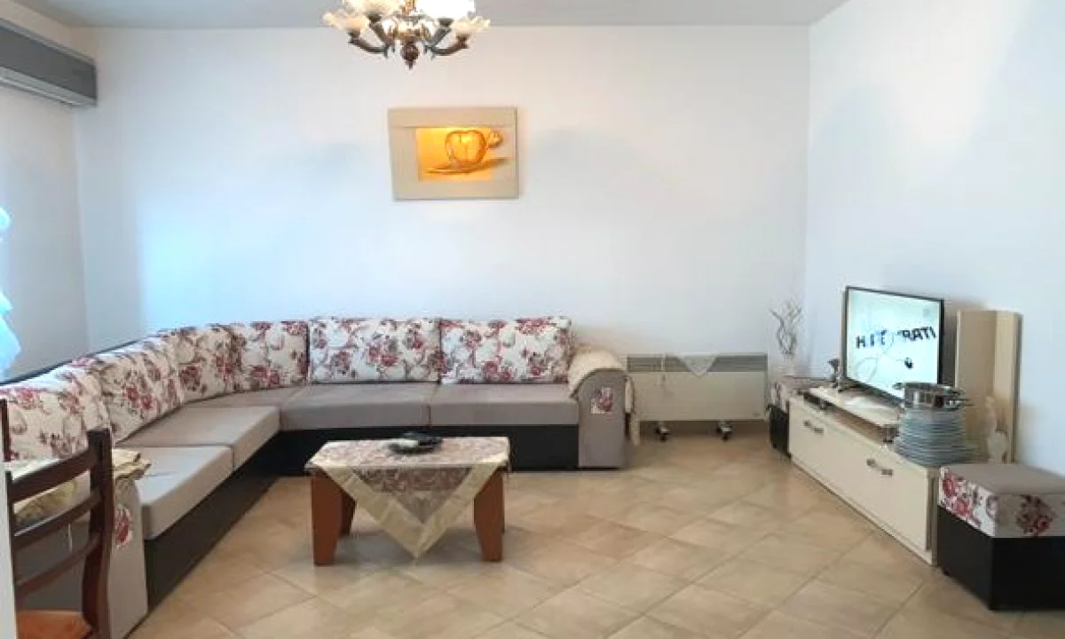 Appartamento in vendita a Tirana 1+1, Arredato