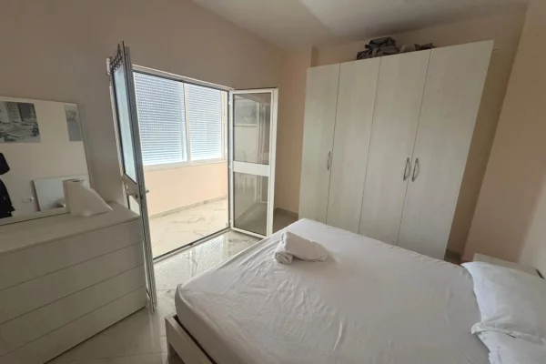 Shtepi ne shitje Apartament ne Durres, 1+1, Mobilimi E mobiluar, Pagesa 55,000  Euro.