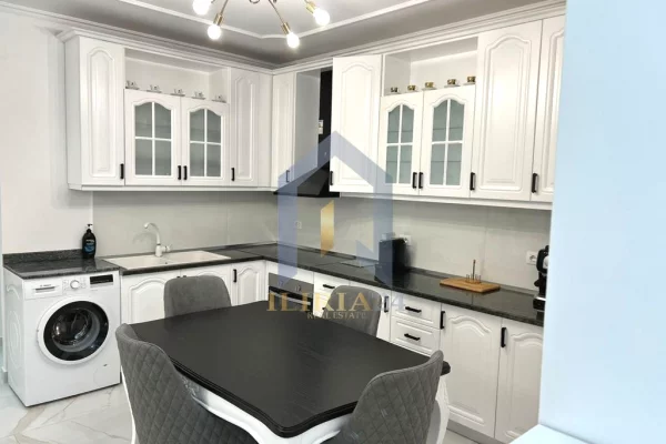 Shtepi me qera Apartament ne Tirane, 2+1, Mobilimi E mobiluar, Pagesa 1,200  Euro.