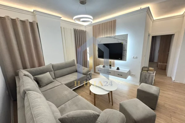 Apartament 2+1 me qira tek “Pallati me Shigjeta”