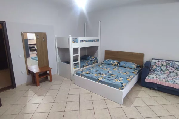 Shtepi ne shitje Apartament ne Vlore, Garsoniere, Mobilimi E mobiluar, Pagesa 98,000  Euro.