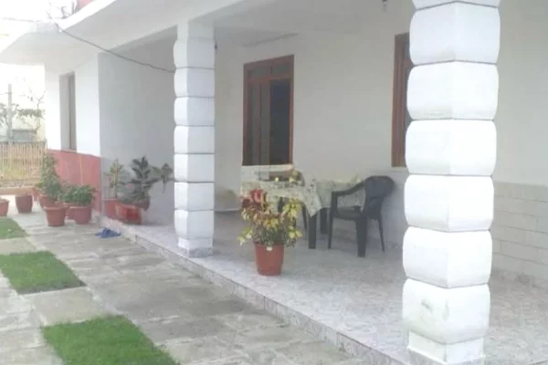 Shtepi ne shitje Shtepi Private ne Vlore, 4+1, Mobilimi E mobiluar, Pagesa 283,000  Euro.