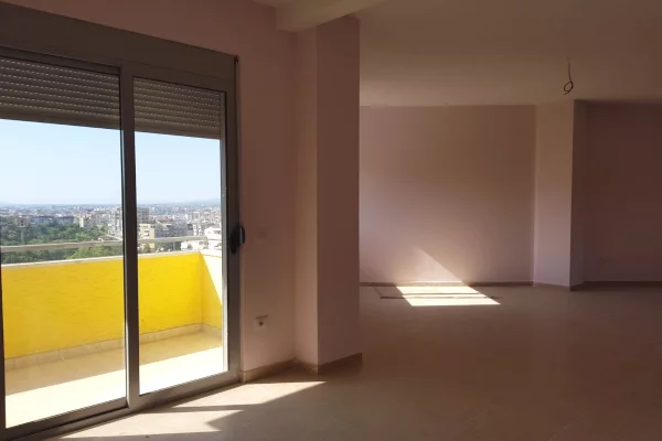 Shtepi ne shitje Apartament ne Tirane, 3+1, Mobilimi Pjeserisht e mobiluar, Pagesa 350,000  Euro.