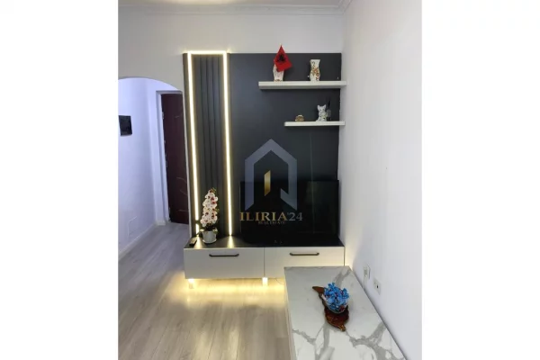 Appartamento in vendita a Tirana 1+1, Arredato