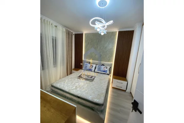 Appartamento in vendita a Tirana 1+1, Arredato