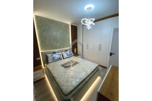 Appartamento in vendita a Tirana 1+1, Arredato