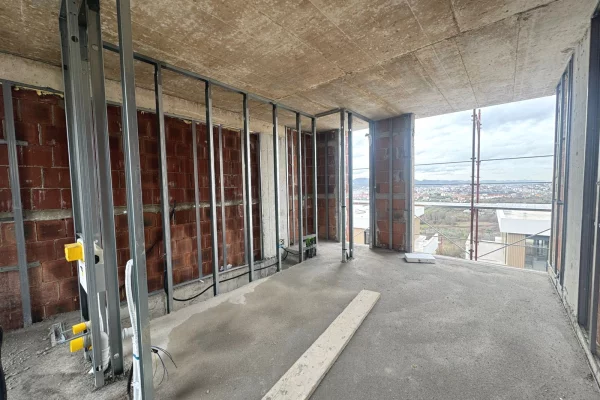 Villa di lusso in vendita a Tirana 4+1, Vuoto