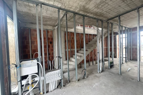 Villa di lusso in vendita a Tirana 4+1, Vuoto