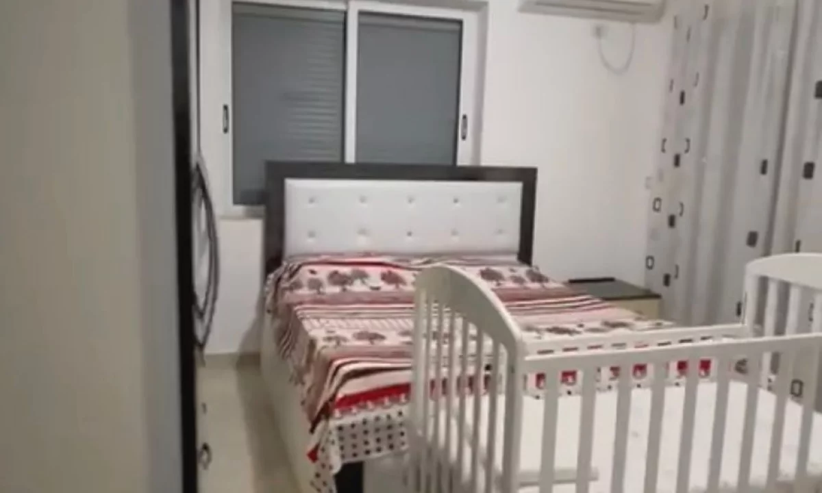 Shtepi ne shitje Apartament ne Tirane, 1+1, Mobilimi E mobiluar, Pagesa 82,500  Euro.