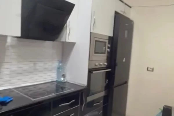 Shtepi ne shitje Apartament ne Tirane, 1+1, Mobilimi E mobiluar, Pagesa 82,500  Euro.