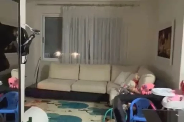 Shtepi ne shitje Apartament ne Tirane, 1+1, Mobilimi E mobiluar, Pagesa 82,500  Euro.