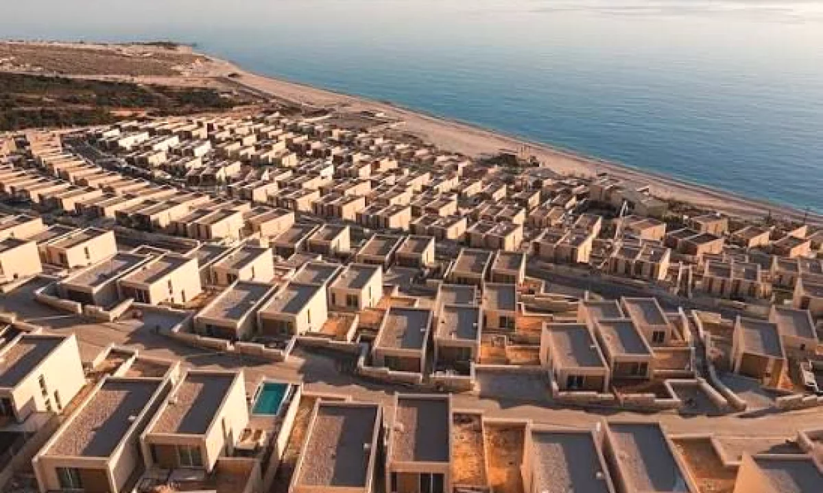 Shtepi ne shitje Apartament ne Vlore, 2+1, Mobilimi Bosh, pa mobiluar, Pagesa 850,000  Euro.