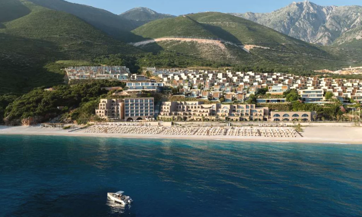 Shtepi ne shitje Vila Luksoze ne Vlore, 2+1, Mobilimi Bosh, pa mobiluar, Pagesa 1,350,000  Euro.