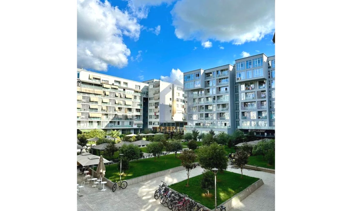 Ambient zyre me qira Komleksi Kika 2 “Komuna e Parisit”