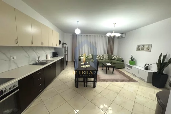Shtepi me qera Apartament ne Tirane, 2+1, Mobilimi E mobiluar, Pagesa 700  Euro.