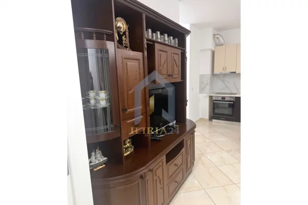 Shtepi me qera Apartament ne Tirane, 2+1, Mobilimi E mobiluar, Pagesa 700  Euro.