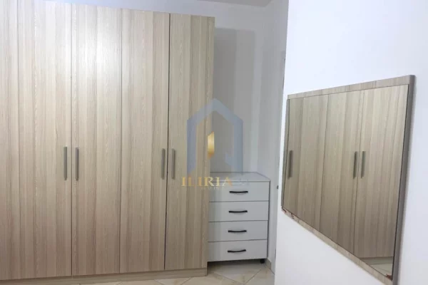Shtepi me qera Apartament ne Tirane, 2+1, Mobilimi E mobiluar, Pagesa 700  Euro.