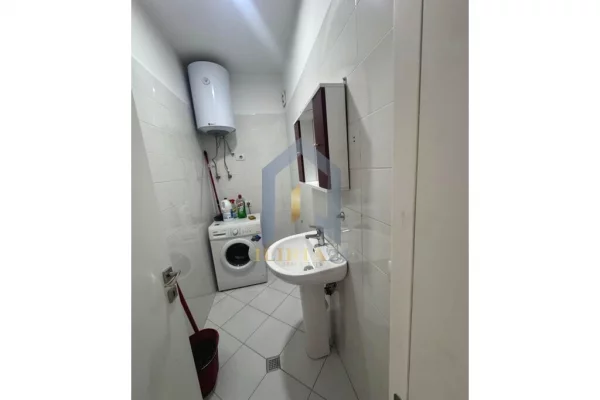 Shtepi me qera Apartament ne Tirane, 2+1, Mobilimi E mobiluar, Pagesa 700  Euro.