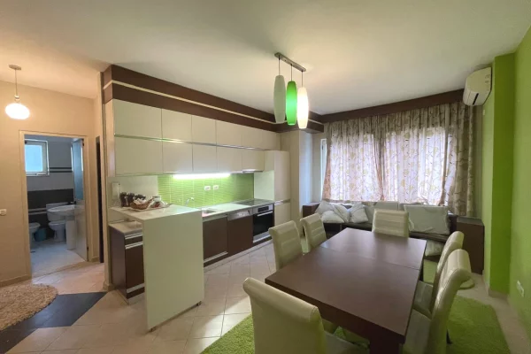 A[artament 4+1 per shitje tek "Mine Peza"