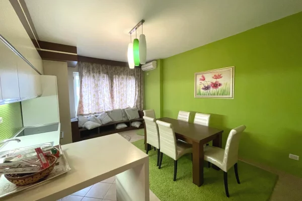 Shtepi ne shitje Apartament ne Tirane, 4+1, Mobilimi E mobiluar, Pagesa 315,000  Euro.