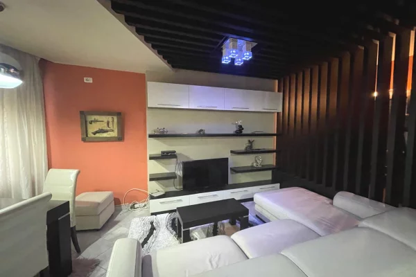 Shtepi ne shitje Apartament ne Tirane, 4+1, Mobilimi E mobiluar, Pagesa 315,000  Euro.