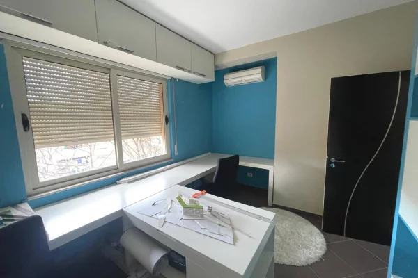 Shtepi ne shitje Apartament ne Tirane, 4+1, Mobilimi E mobiluar, Pagesa 315,000  Euro.