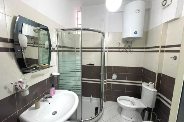 Shtepi ne shitje Apartament ne Tirane, 4+1, Mobilimi E mobiluar, Pagesa 315,000  Euro.