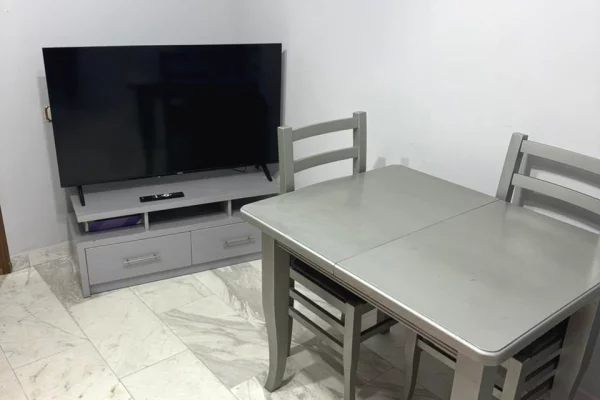 Shtepi me qera Apartament ne Tirane, 1+1, Mobilimi E mobiluar, Pagesa 550  Euro.