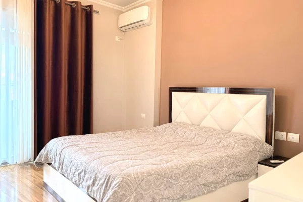 Shtepi me qera Apartament ne Tirane, 2+1, Mobilimi E mobiluar, Pagesa 650  Euro.
