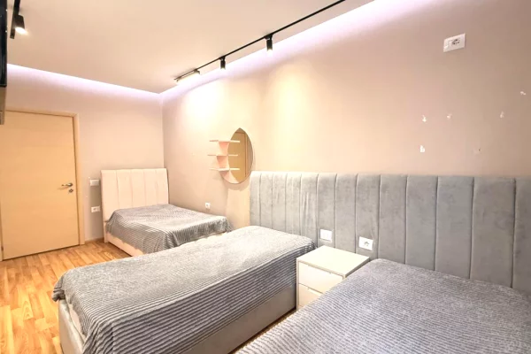 Shtepi me qera Apartament ne Tirane, 2+1, Mobilimi E mobiluar, Pagesa 650  Euro.