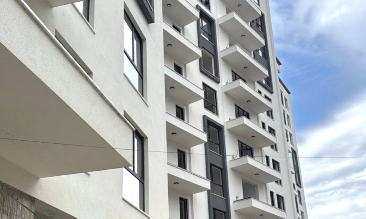 OKAZION! DYQAN PER SHITJE TEK RRUGA E DURRESIT