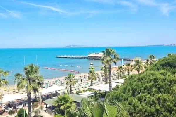 OKAZION! Apartament 3+1 per shitje tek Mali I Robit